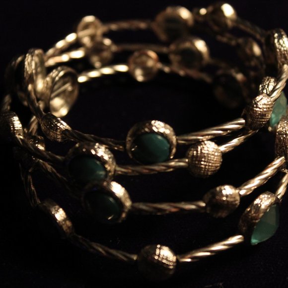 [UNKNOWN] Coil Bracelet with Green "Gems" - Picture 11 of 15